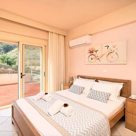 Aqua Blue Villas With Heated Pool Mathés 외부 사진