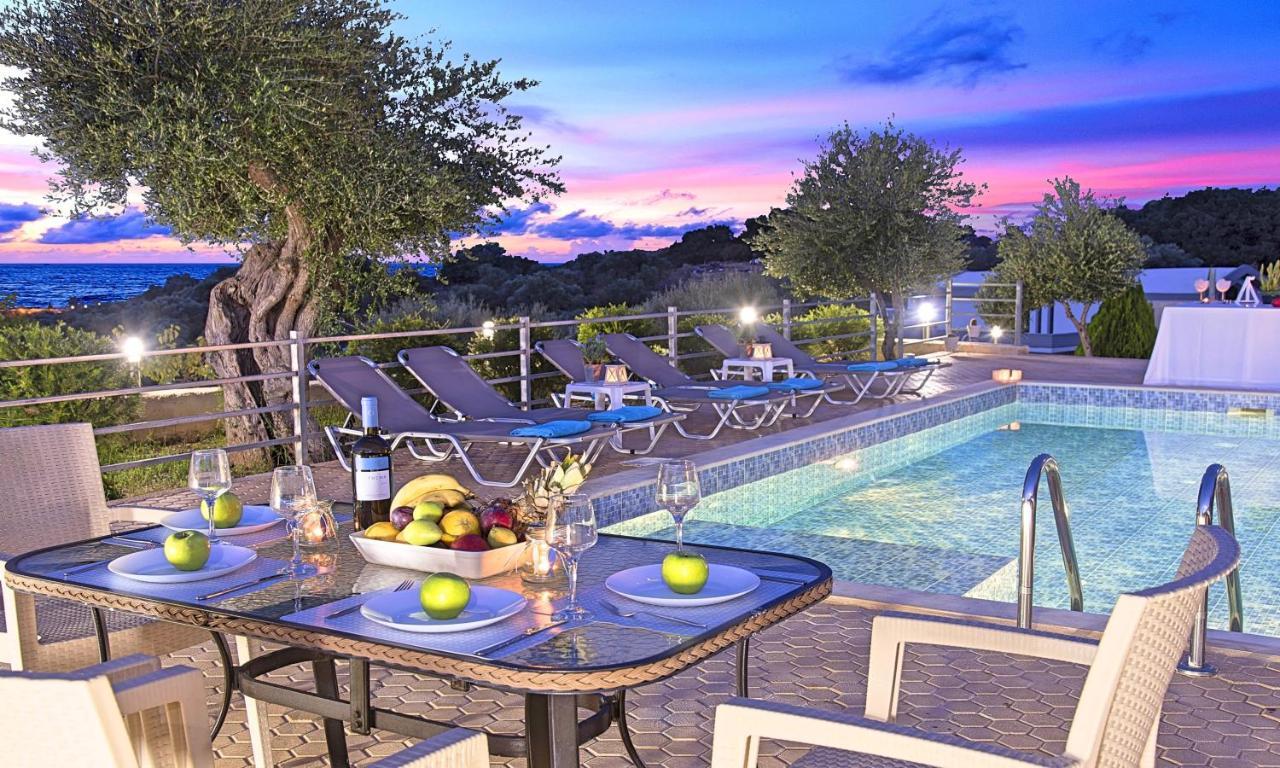 Aqua Blue Villas With Heated Pool Mathés 외부 사진