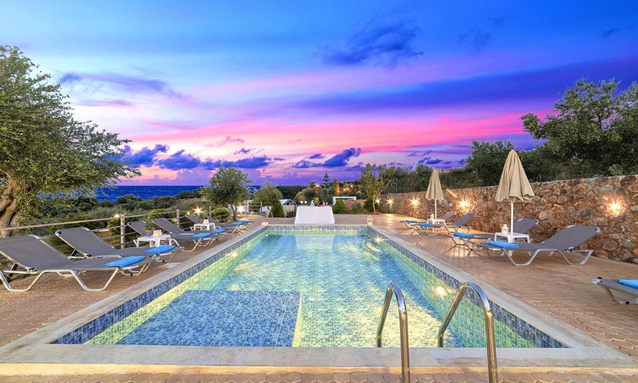 Aqua Blue Villas With Heated Pool Mathés 외부 사진