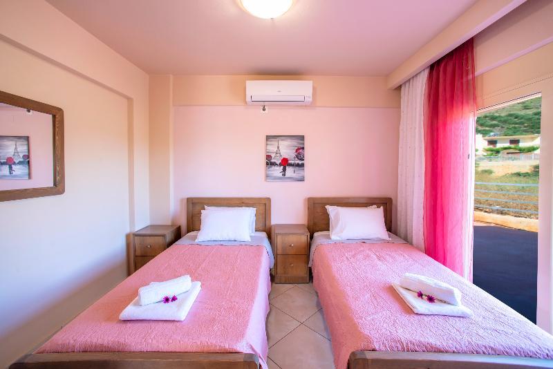 Aqua Blue Villas With Heated Pool Mathés 외부 사진